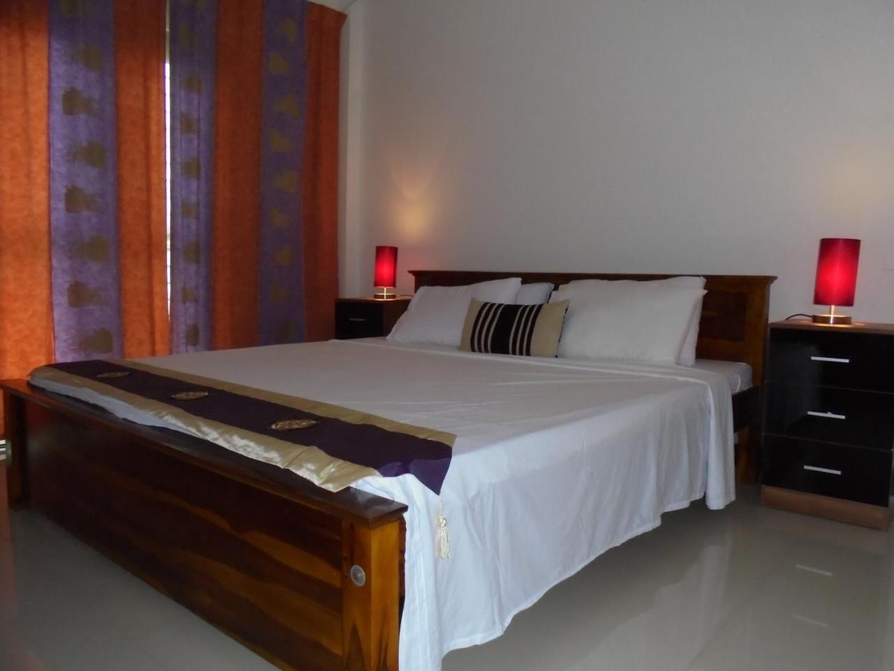 Jmf Hotel Негомбо Екстериор снимка