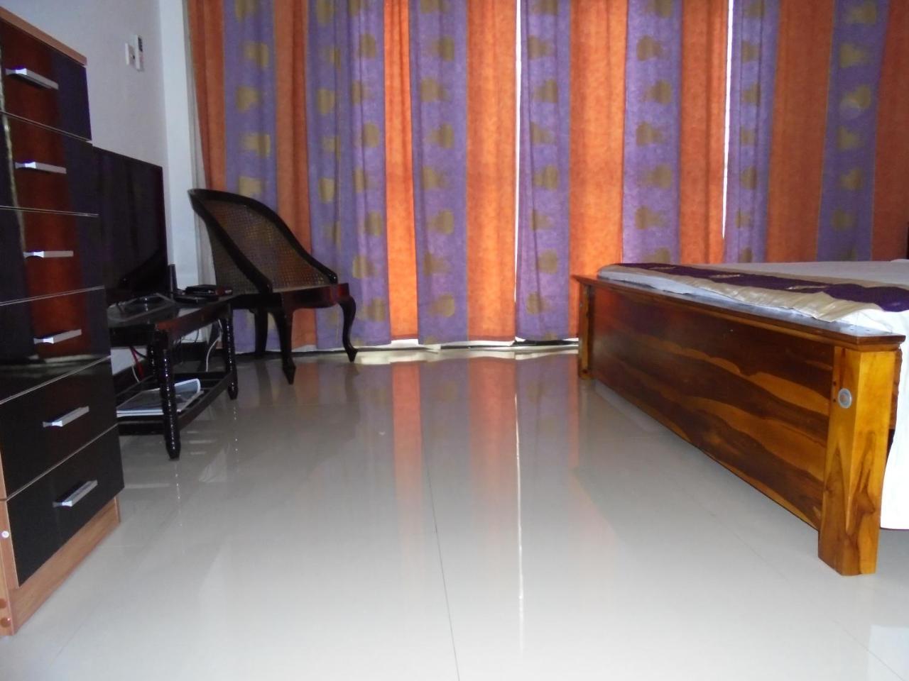 Jmf Hotel Негомбо Екстериор снимка