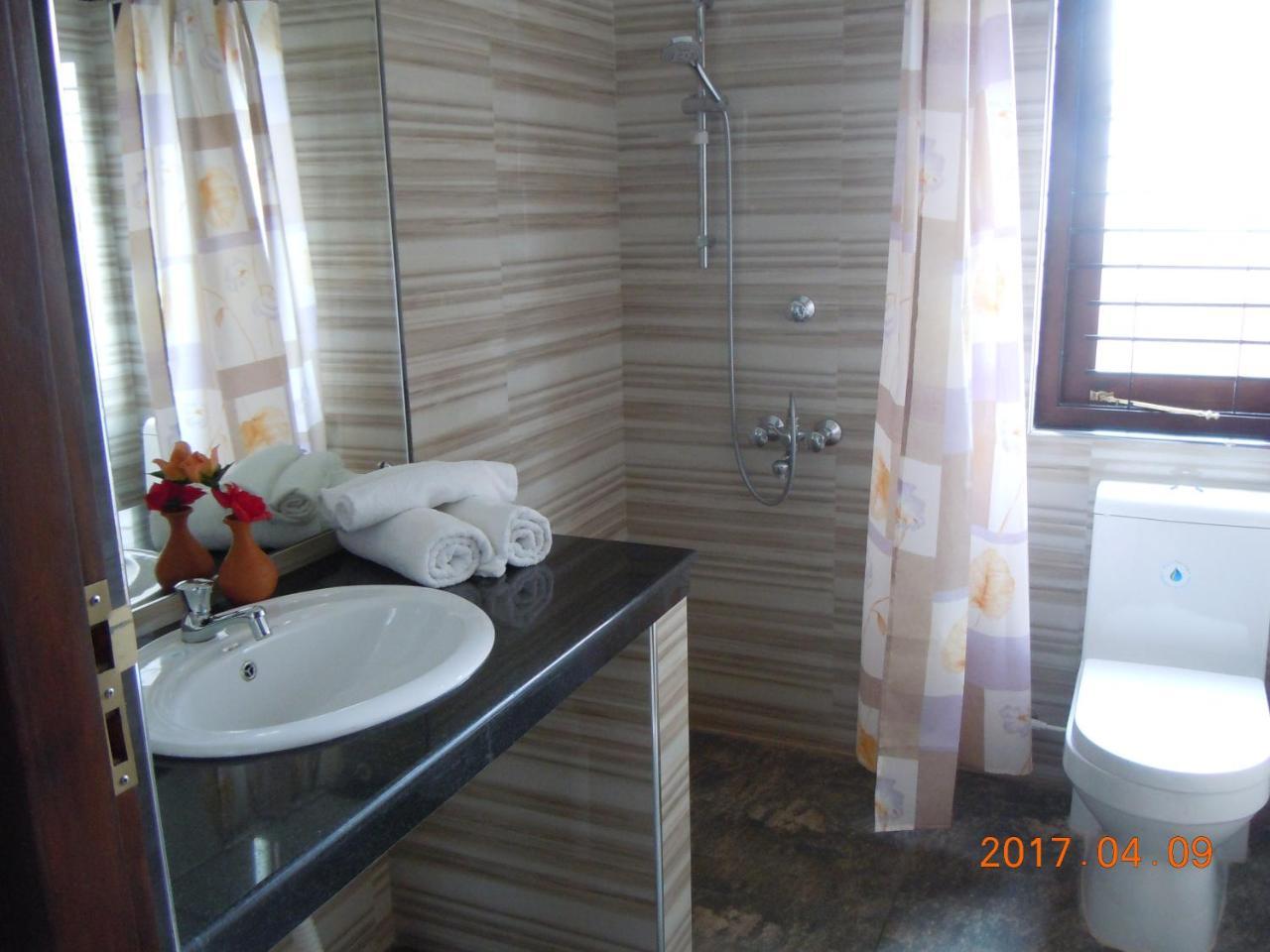 Jmf Hotel Негомбо Екстериор снимка