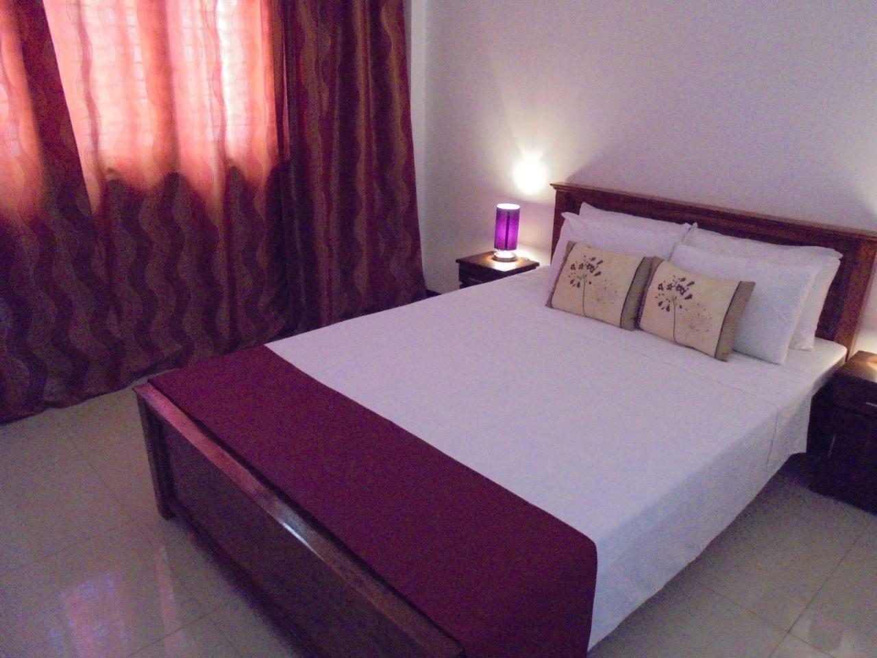 Jmf Hotel Негомбо Екстериор снимка